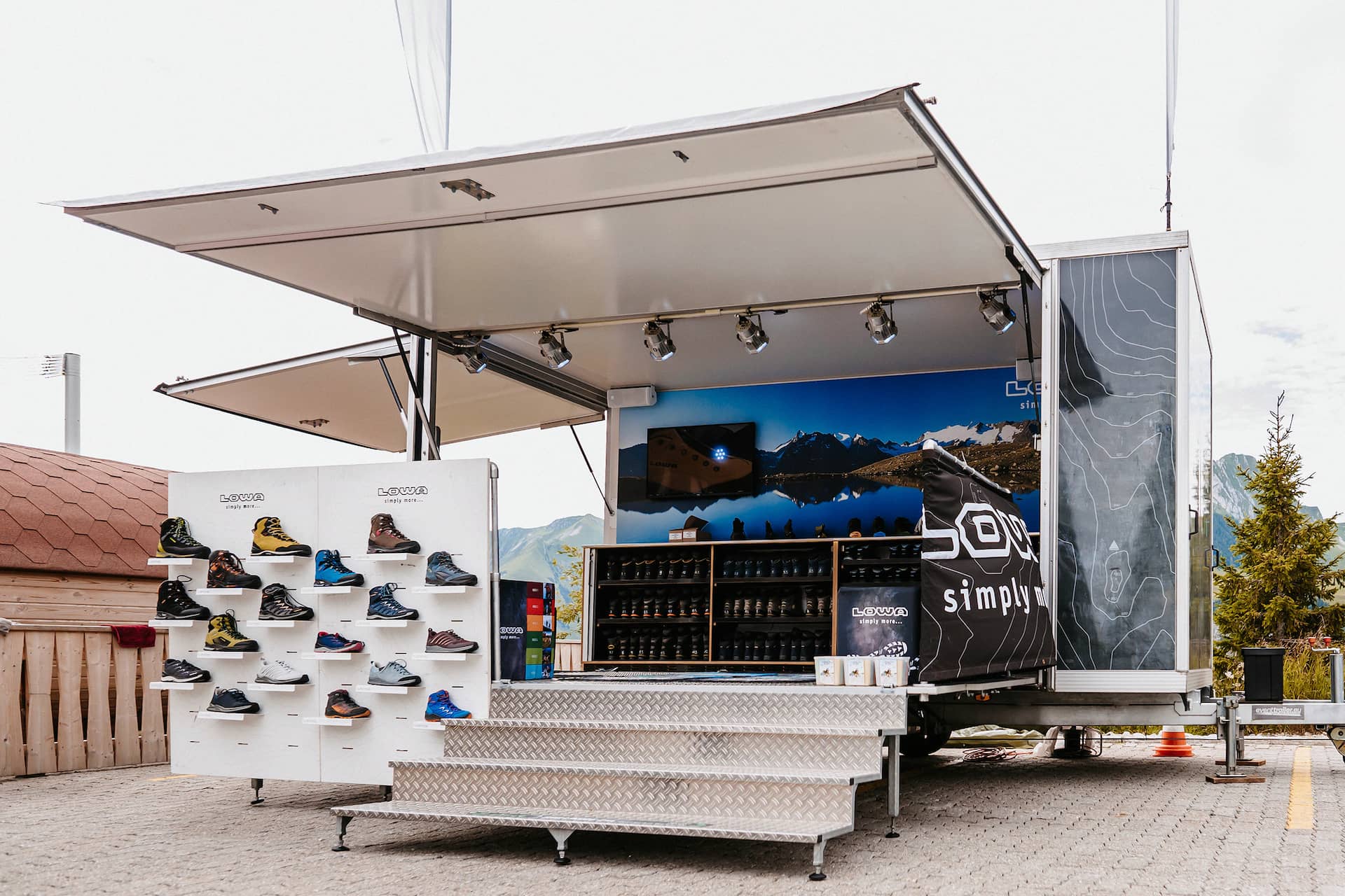 Rimorchio evento LOWA Svizzera