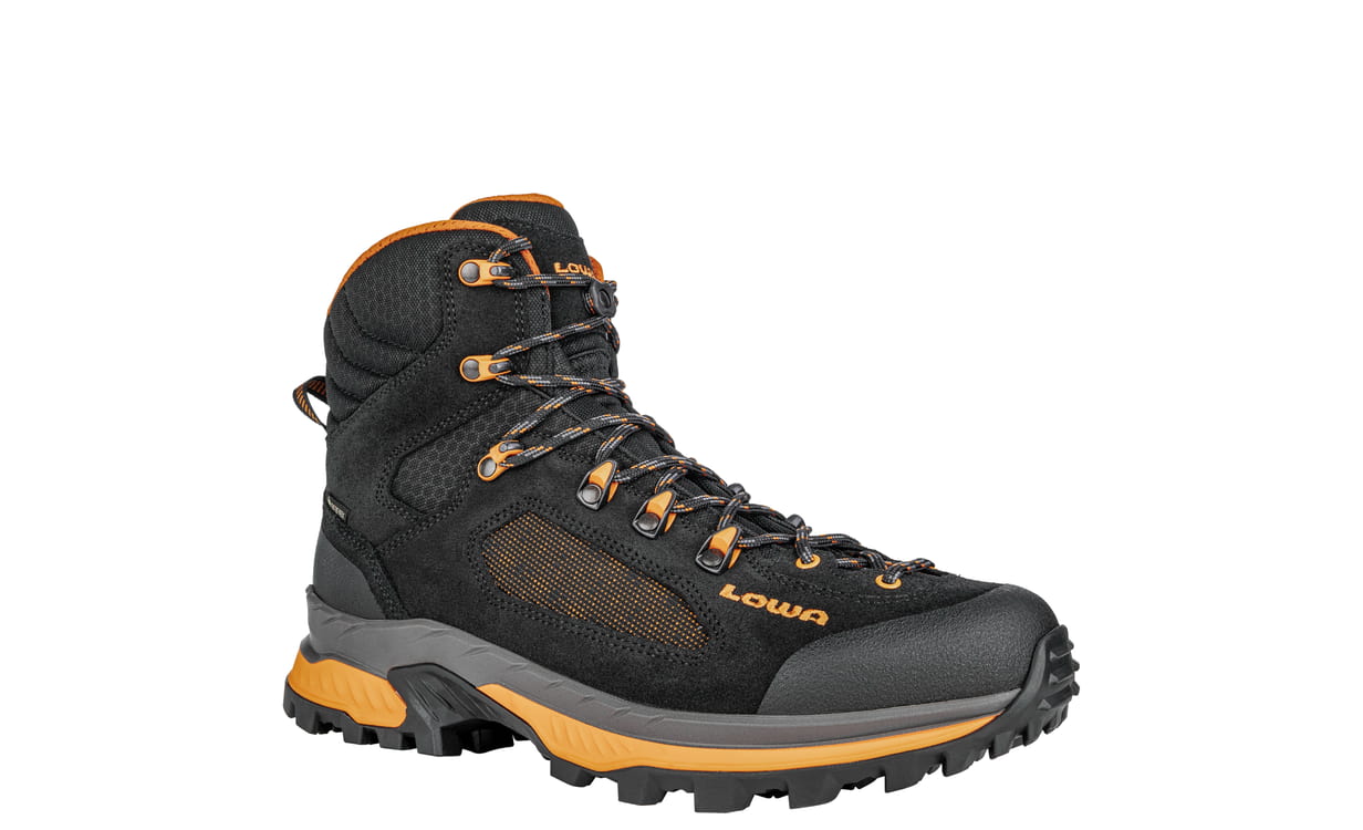 Lowa sport expert store