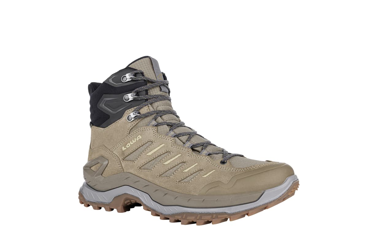 lowa shoes price