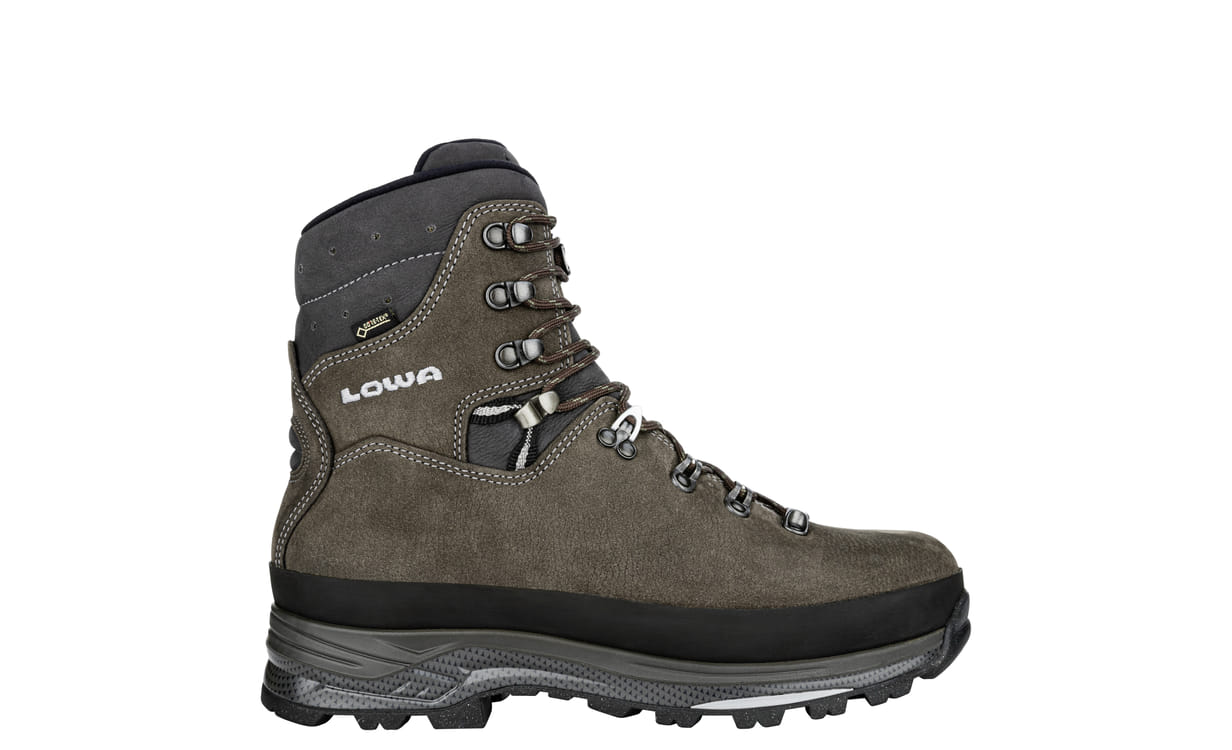 Lowa tibet superwarm gtx deals